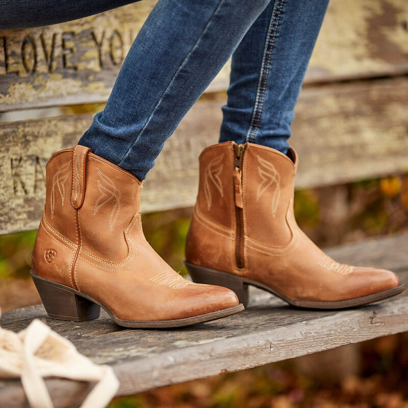 Ariat darlin western boot